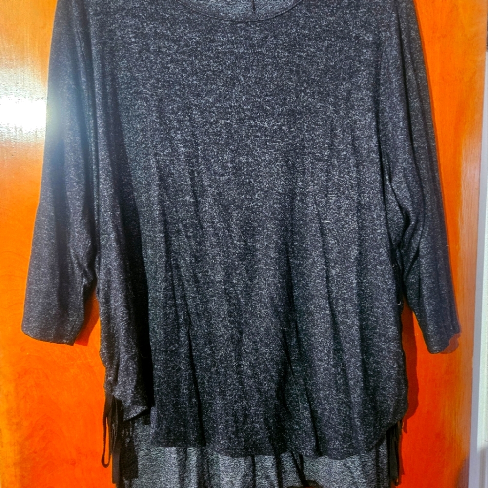 Women's Black Long Sleeve Top